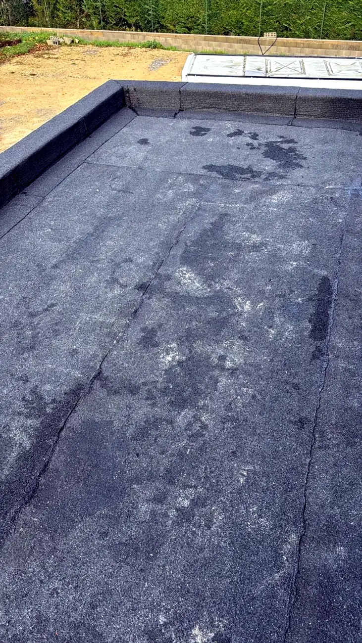 Membrane bitume soudée sur une toiture terrasse